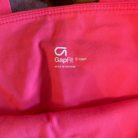 Gap Capri work out pants. - Picture 3 of 6
